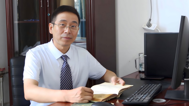 陈功文 | 用汗水浇灌希望，用智慧点亮未来
